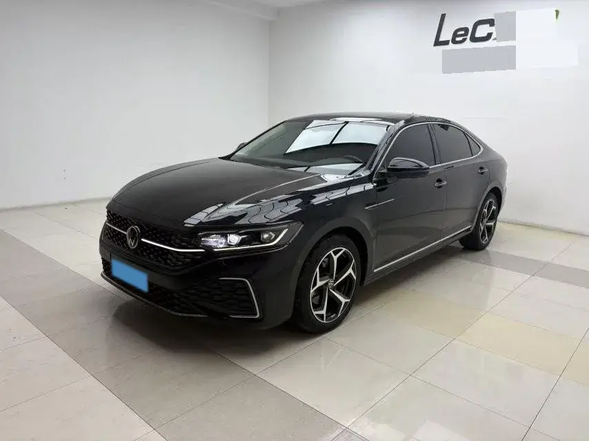 2023 Volkswagen Passat 2.0T 186HP L4 7DCT