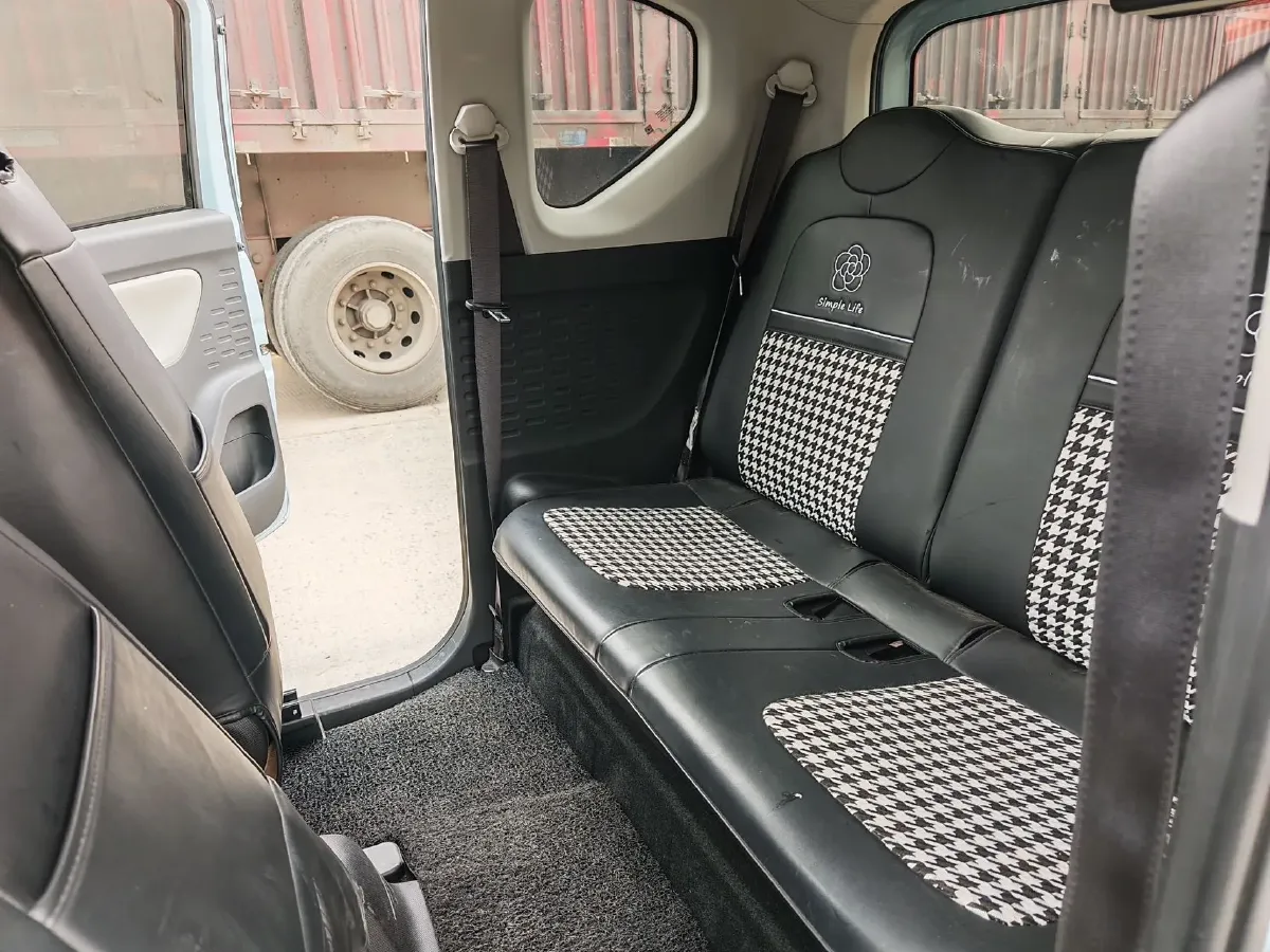 2022 LingBox uni BEV 11.52KWH,autocango,china used car exporter,china ev exporter,chinese used car exporter,chinese used ev exporter