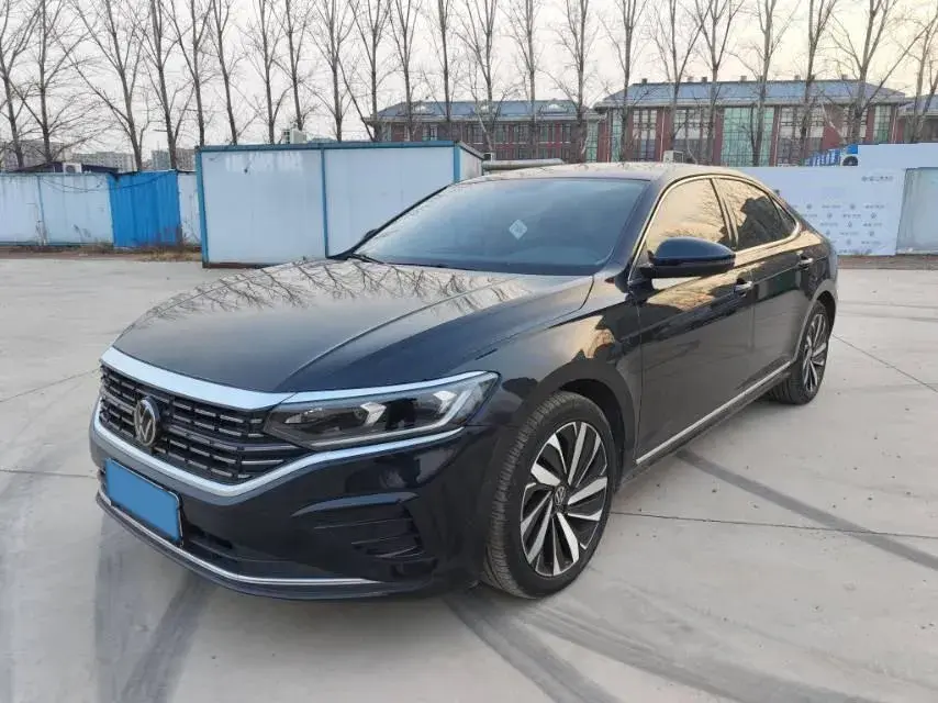2023 Volkswagen Passat 2.0T 186HP L4 7DCT