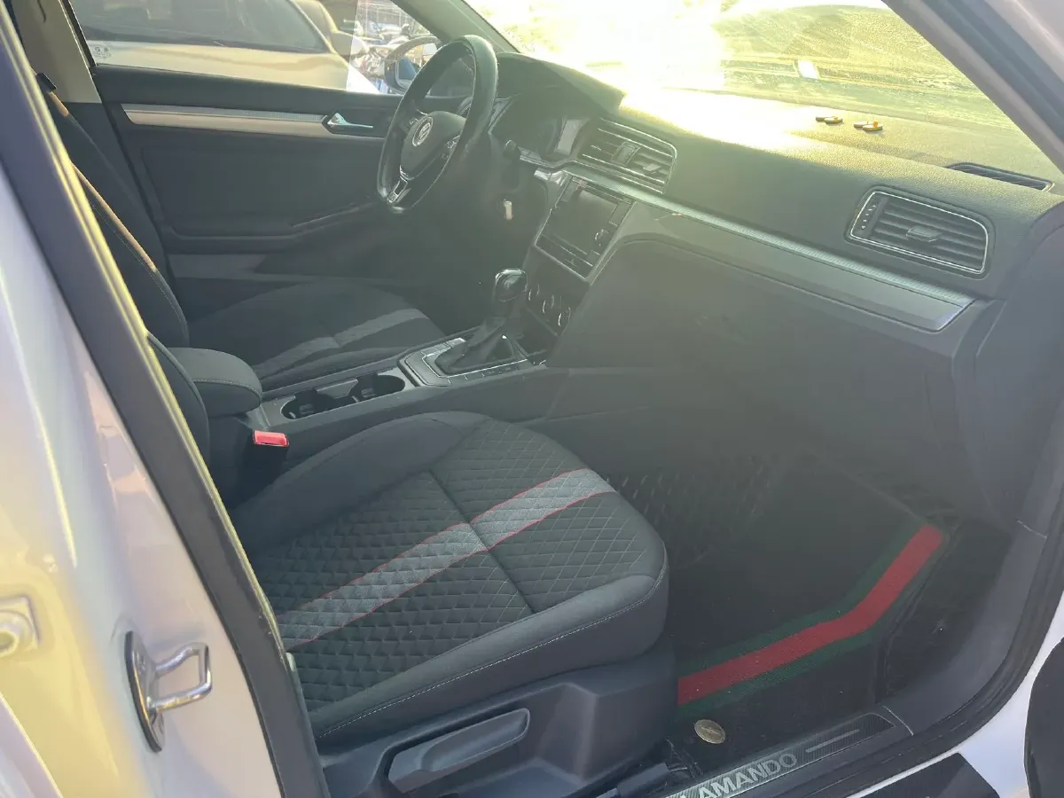 2019 Volkswagen T-Cross 1.4T 150HP L4 7DCT,autocango,china used car exporter,china ev exporter,chinese used car exporter,chinese used ev exporter