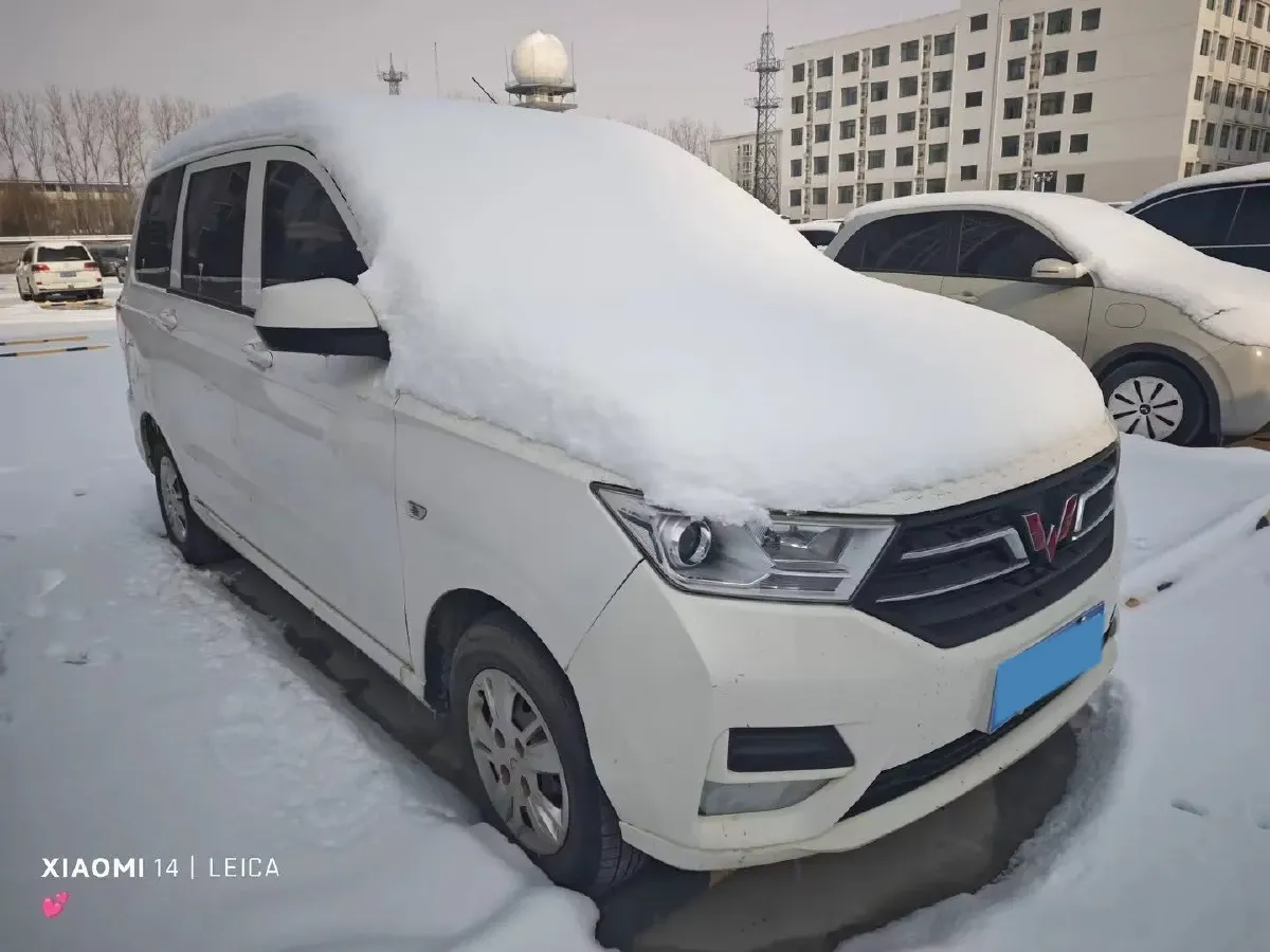 2021 WuLing RongGuang New Truck 1.5L 99HP L4 5MT,autocango,china used car exporter,china ev exporter,chinese used car exporter,chinese used ev exporter