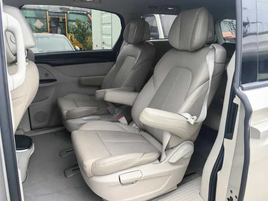 2022 Buick GL8 2.0T 237HP L4 9AT,autocango,china used car exporter,china ev exporter,chinese used car exporter,chinese used ev exporter