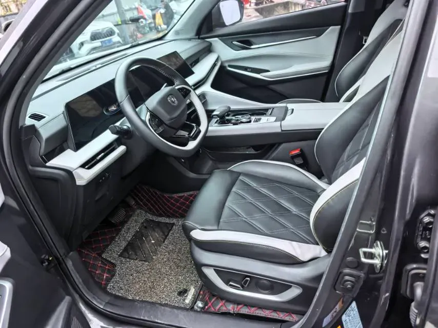 2023 ChangAn CS75 Plus 1.5T 188HP L4 8AT,autocango,china used car exporter,china ev exporter,chinese used car exporter,chinese used ev exporter