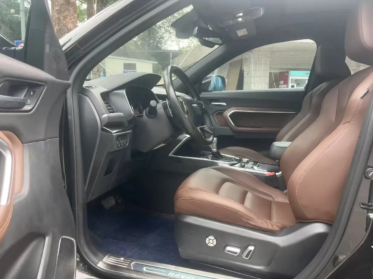 2018 Haval H6 2.0T 197HP L4 7DCT,autocango,china used car exporter,china ev exporter,chinese used car exporter,chinese used ev exporter