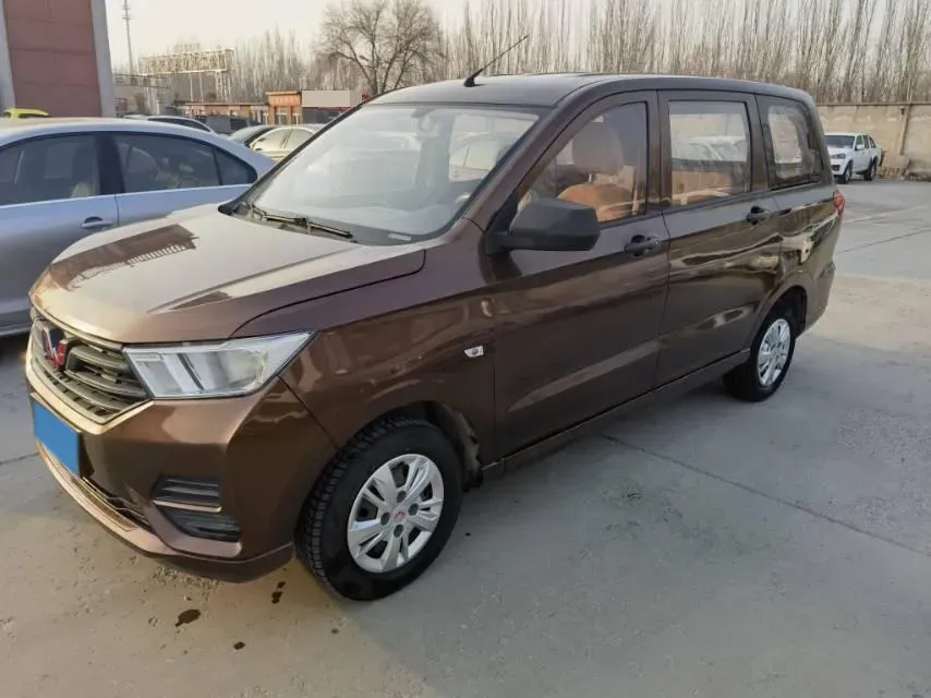 2019 WuLing HongGuang 1.5L 105HP L4 5MT,autocango,china used car exporter,china ev exporter,chinese used car exporter,chinese used ev exporter