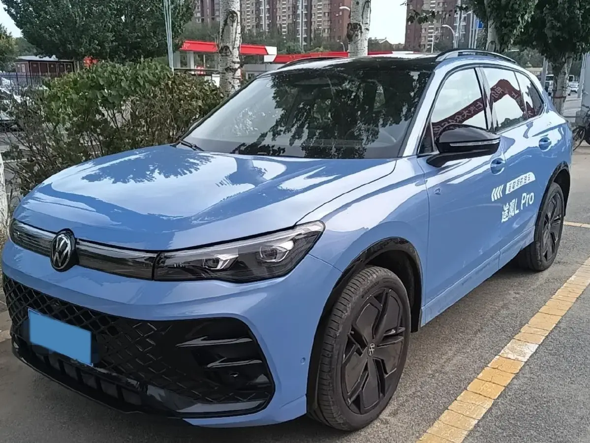 2024 Volkswagen Tiguan L 2.0T 220HP L4 7DCT