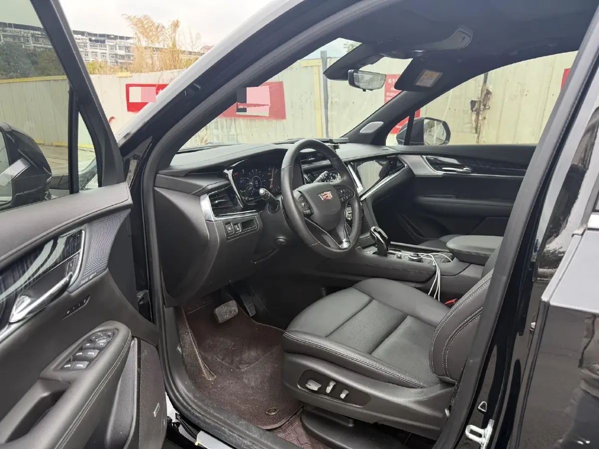 2025 Cadillac XT6 2.0T 237HP L4 9AT,autocango,china used car exporter,china ev exporter,chinese used car exporter,chinese used ev exporter