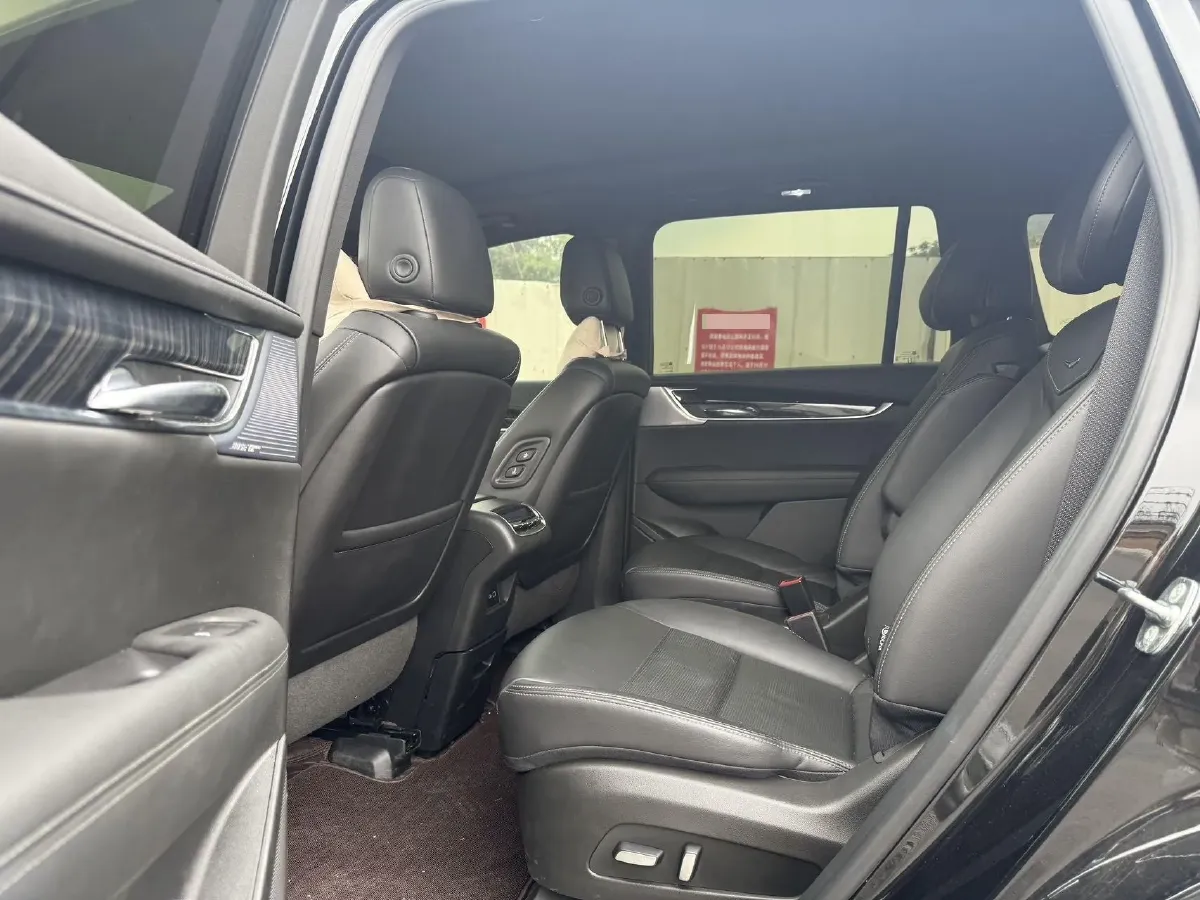 2025 Cadillac XT6 2.0T 237HP L4 9AT,autocango,china used car exporter,china ev exporter,chinese used car exporter,chinese used ev exporter