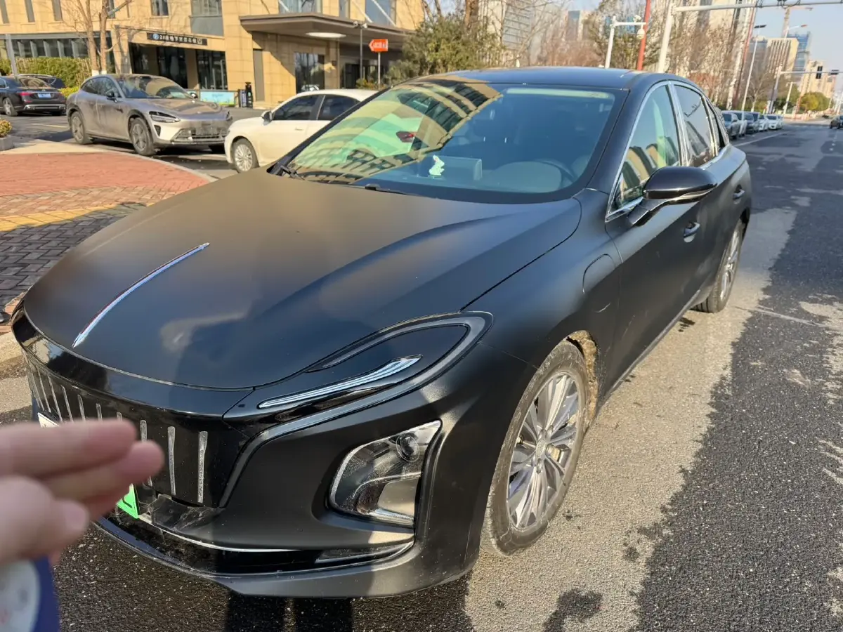 2024 HongQi E-QM5 BEV 72KWH