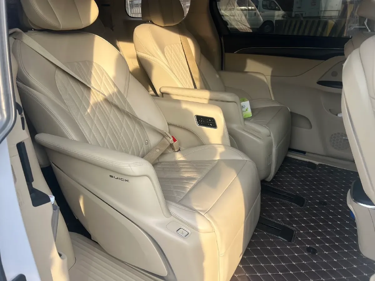 2023 Buick GL8 2.0T 237HP L4 9AT,autocango,china used car exporter,china ev exporter,chinese used car exporter,chinese used ev exporter