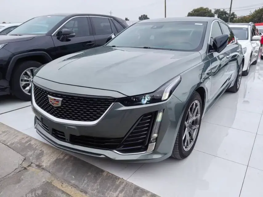 2022 Cadillac CT5 2.0T 237HP L4 10AT