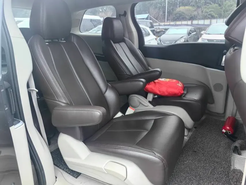 2021 Buick GL8 2.0T 237HP L4 9AT,autocango,china used car exporter,china ev exporter,chinese used car exporter,chinese used ev exporter