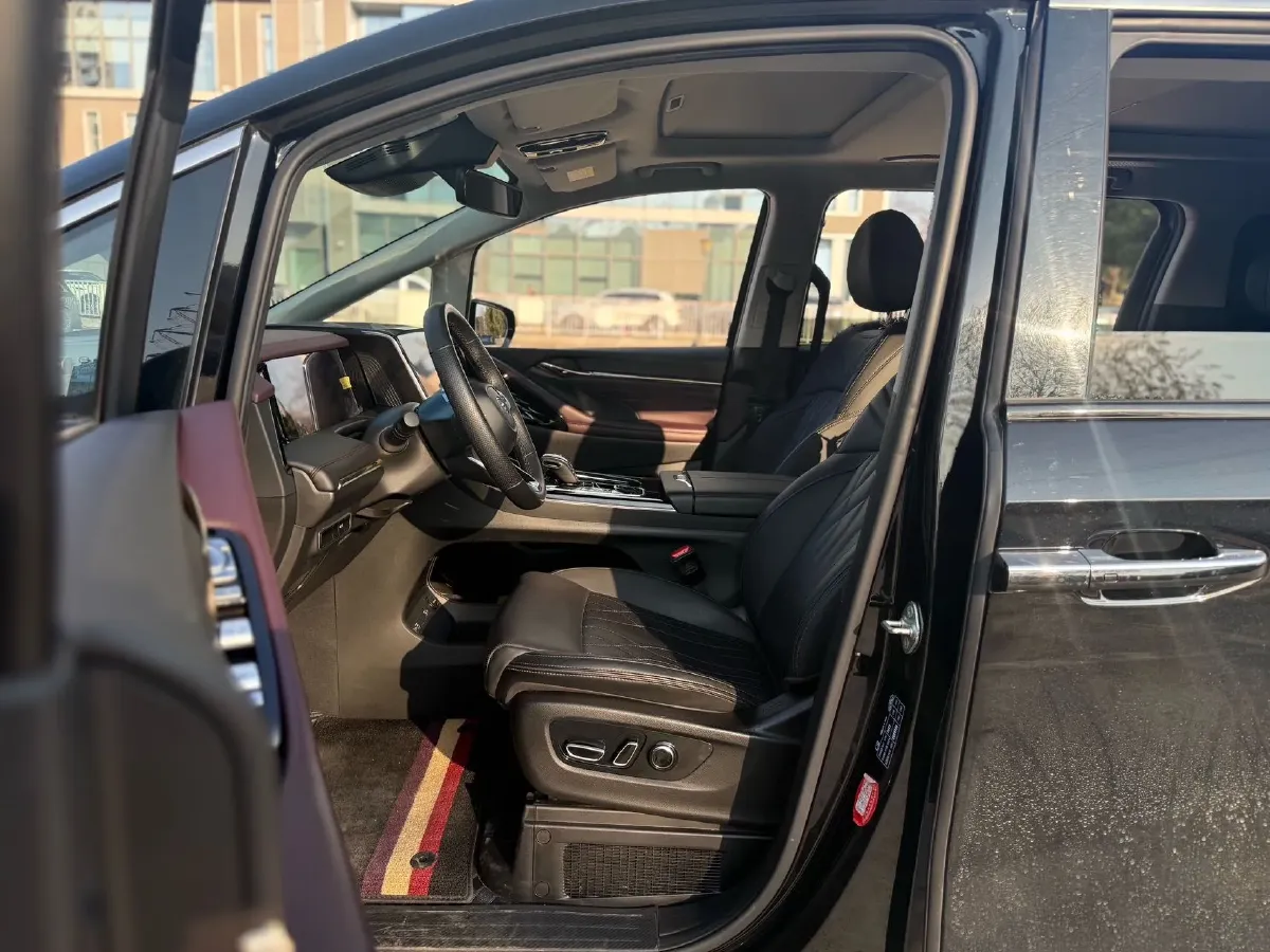 2024 GAC Trumpchi M8 2.0T 252HP L4 8AT,autocango,china used car exporter,china ev exporter,chinese used car exporter,chinese used ev exporter