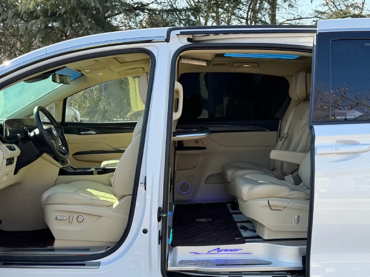 2023 Buick GL8 2.0T 237HP L4 9AT,autocango,china used car exporter,china ev exporter,chinese used car exporter,chinese used ev exporter