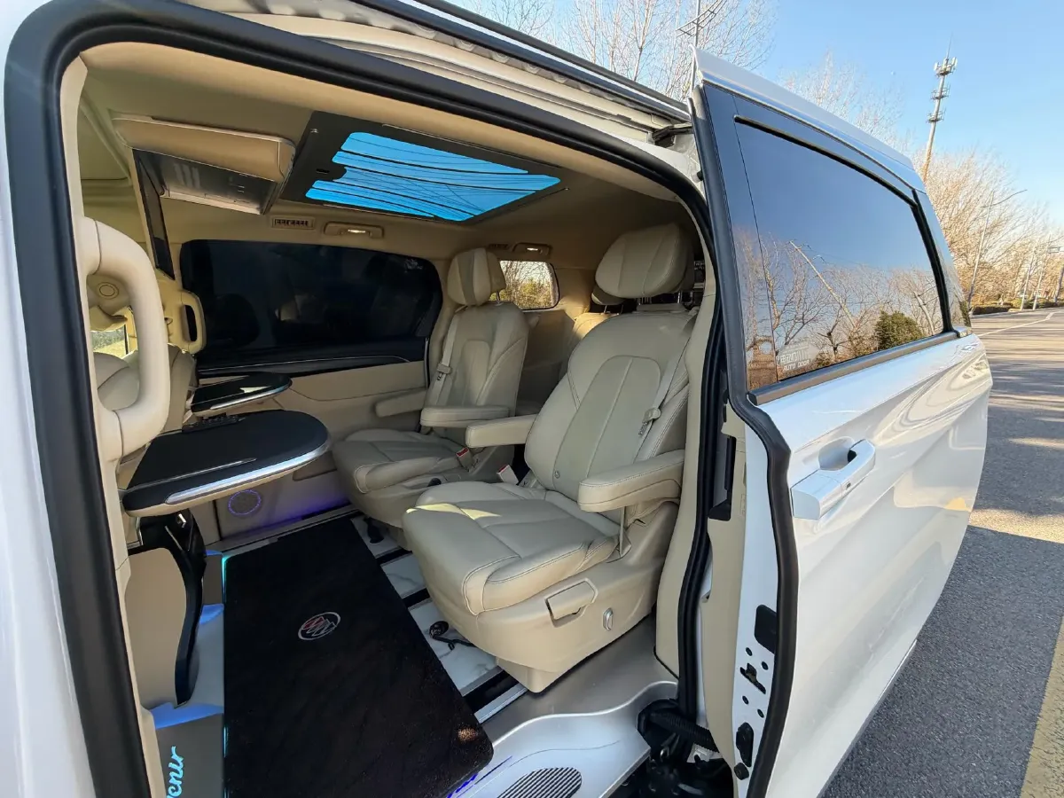 2023 Buick GL8 2.0T 237HP L4 9AT,autocango,china used car exporter,china ev exporter,chinese used car exporter,chinese used ev exporter