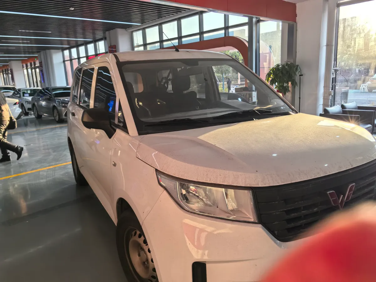2021 WuLing HongGuang Plus 1.5L 99HP L4 6MT,autocango,china used car exporter,china ev exporter,chinese used car exporter,chinese used ev exporter