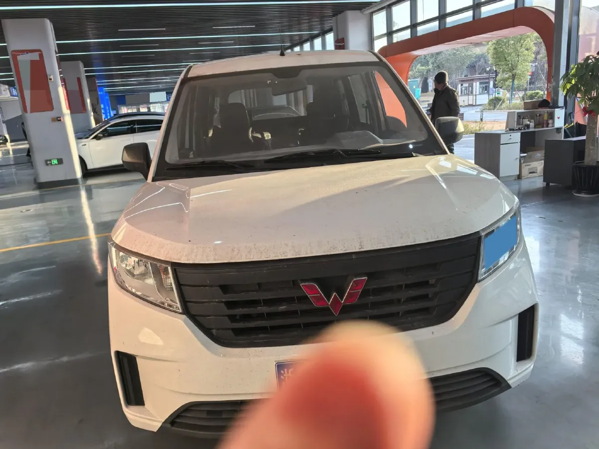 2021 WuLing HongGuang Plus 1.5L 99HP L4 6MT,autocango,china used car exporter,china ev exporter,chinese used car exporter,chinese used ev exporter