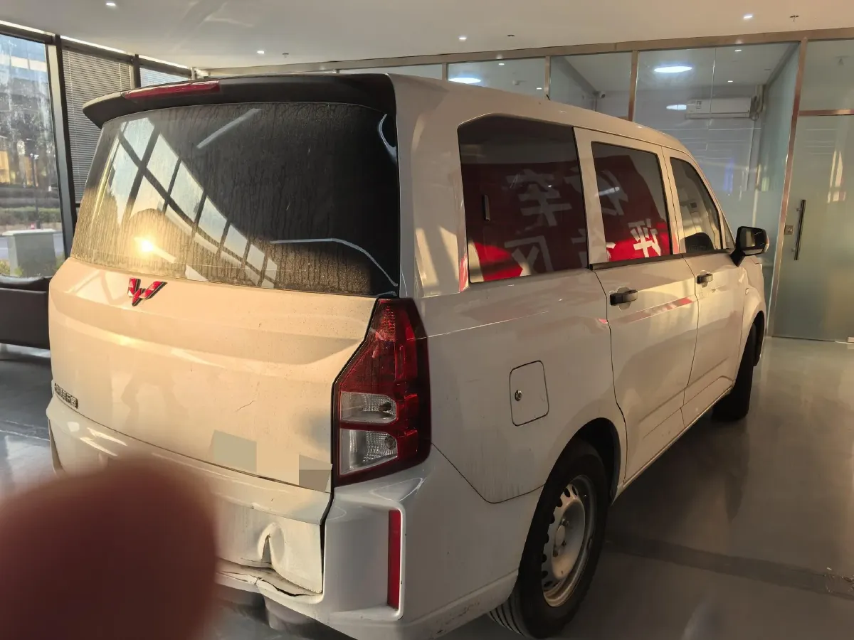 2021 WuLing HongGuang Plus 1.5L 99HP L4 6MT,autocango,china used car exporter,china ev exporter,chinese used car exporter,chinese used ev exporter