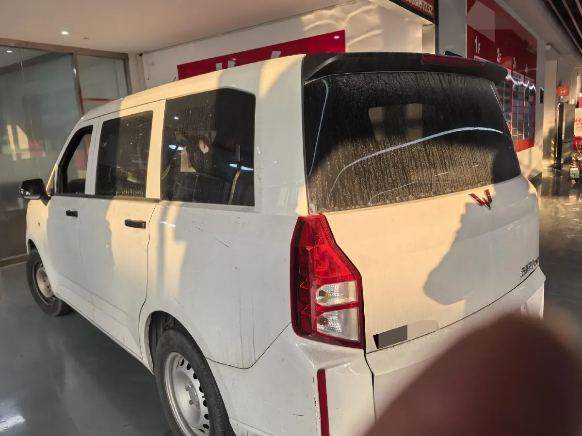 2021 WuLing HongGuang Plus 1.5L 99HP L4 6MT,autocango,china used car exporter,china ev exporter,chinese used car exporter,chinese used ev exporter