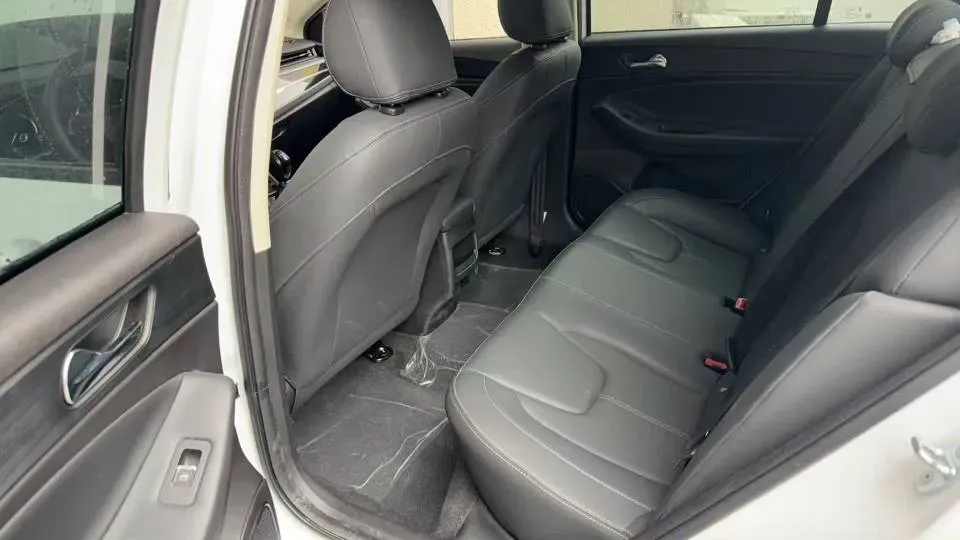 2024 Chery Arrizo 5 1.5L 120HP L4 5MT,autocango,china used car exporter,china ev exporter,chinese used car exporter,chinese used ev exporter