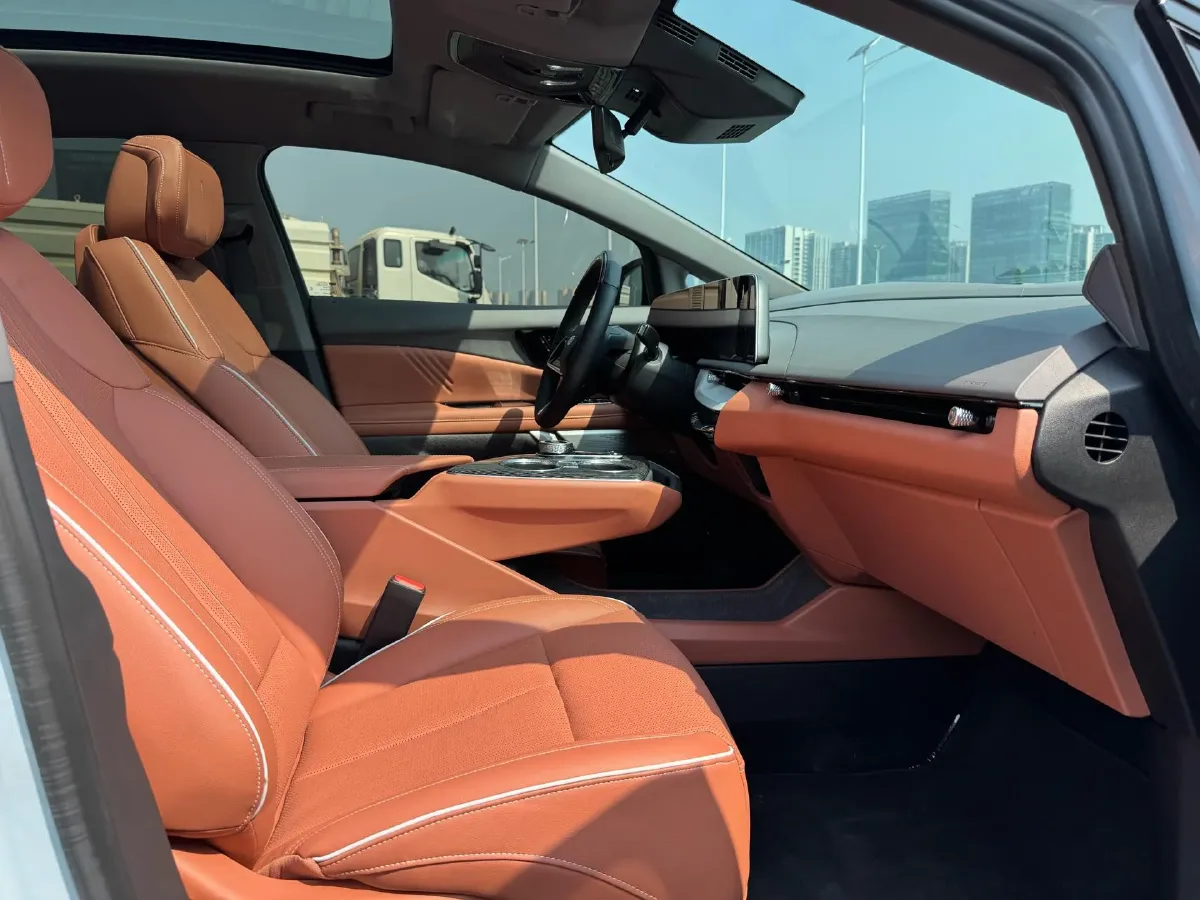 2024 Cadillac OPTIQ BEV 79.7KWH,autocango,china used car exporter,china ev exporter,chinese used car exporter,chinese used ev exporter