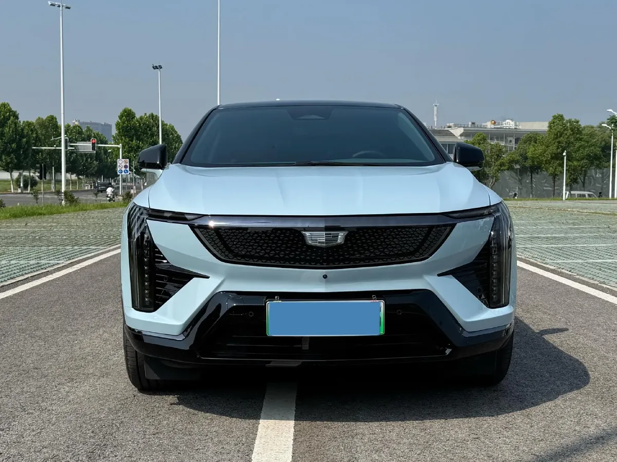 2024 Cadillac OPTIQ BEV 79.7KWH,autocango,china used car exporter,china ev exporter,chinese used car exporter,chinese used ev exporter