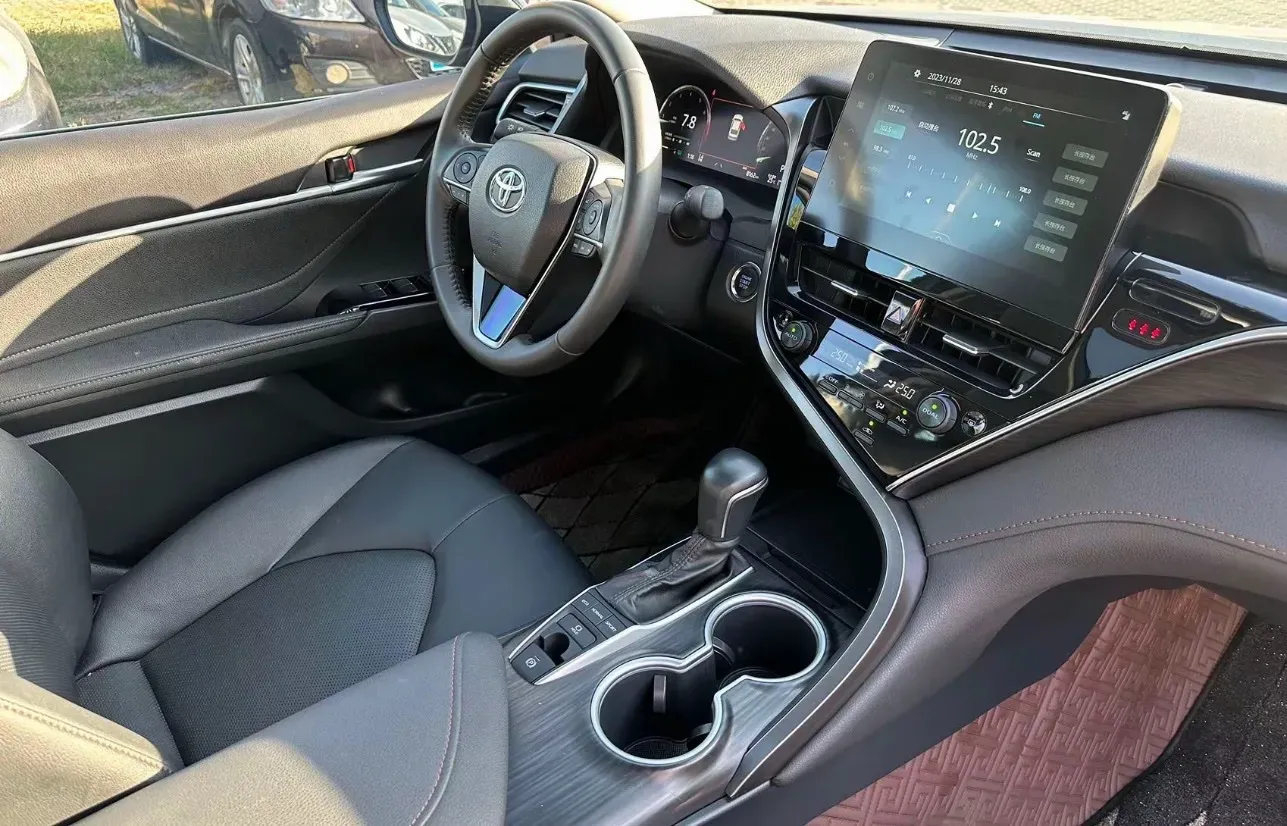 2021 Toyota Camry 2.5L 209HP L4 8AT,autocango,china used car exporter,china ev exporter,chinese used car exporter,chinese used ev exporter