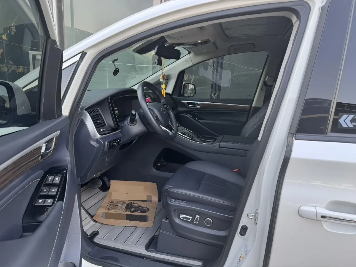 2021 GAC Trumpchi M8 2.0T 252HP L4 8AT,autocango,china used car exporter,china ev exporter,chinese used car exporter,chinese used ev exporter