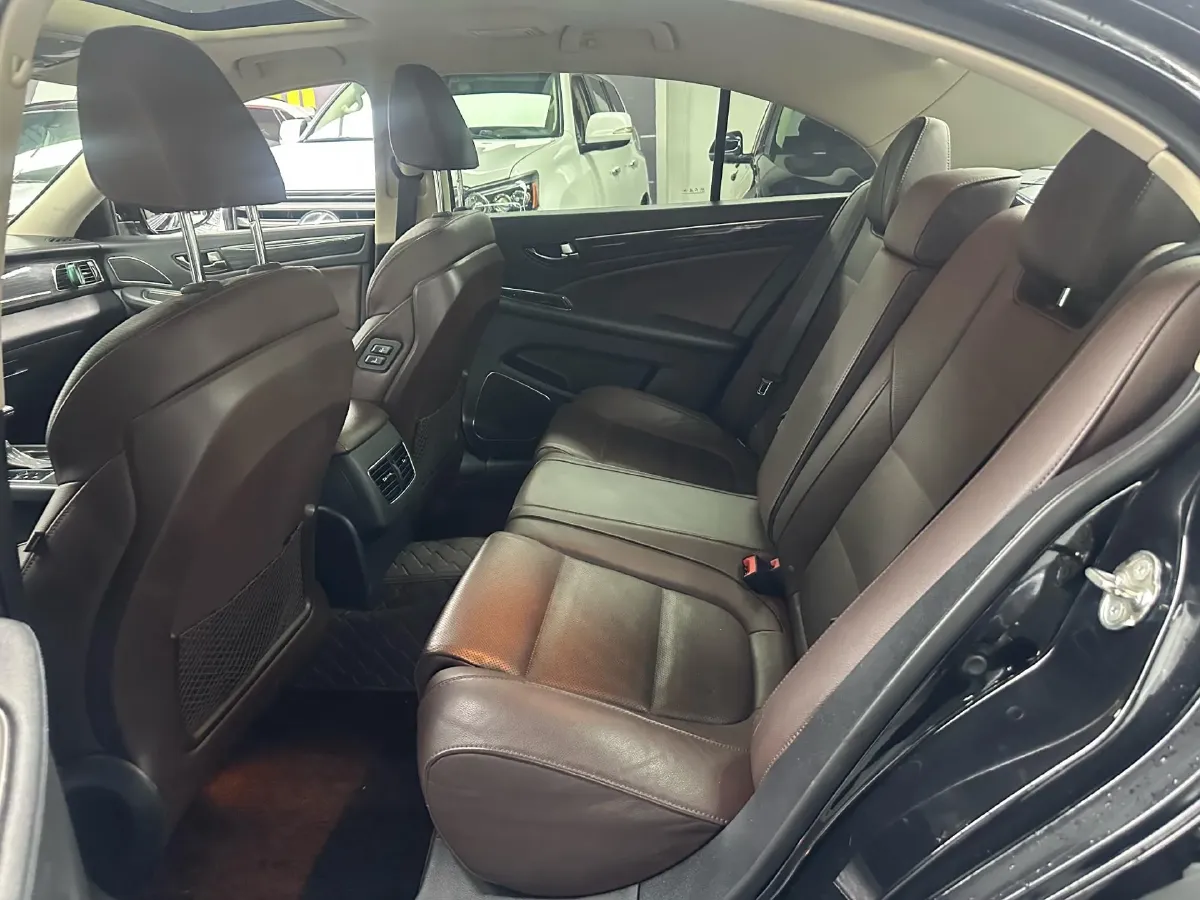 2019 HongQi H7 2.0T 204HP L4 6AT,autocango,china used car exporter,china ev exporter,chinese used car exporter,chinese used ev exporter