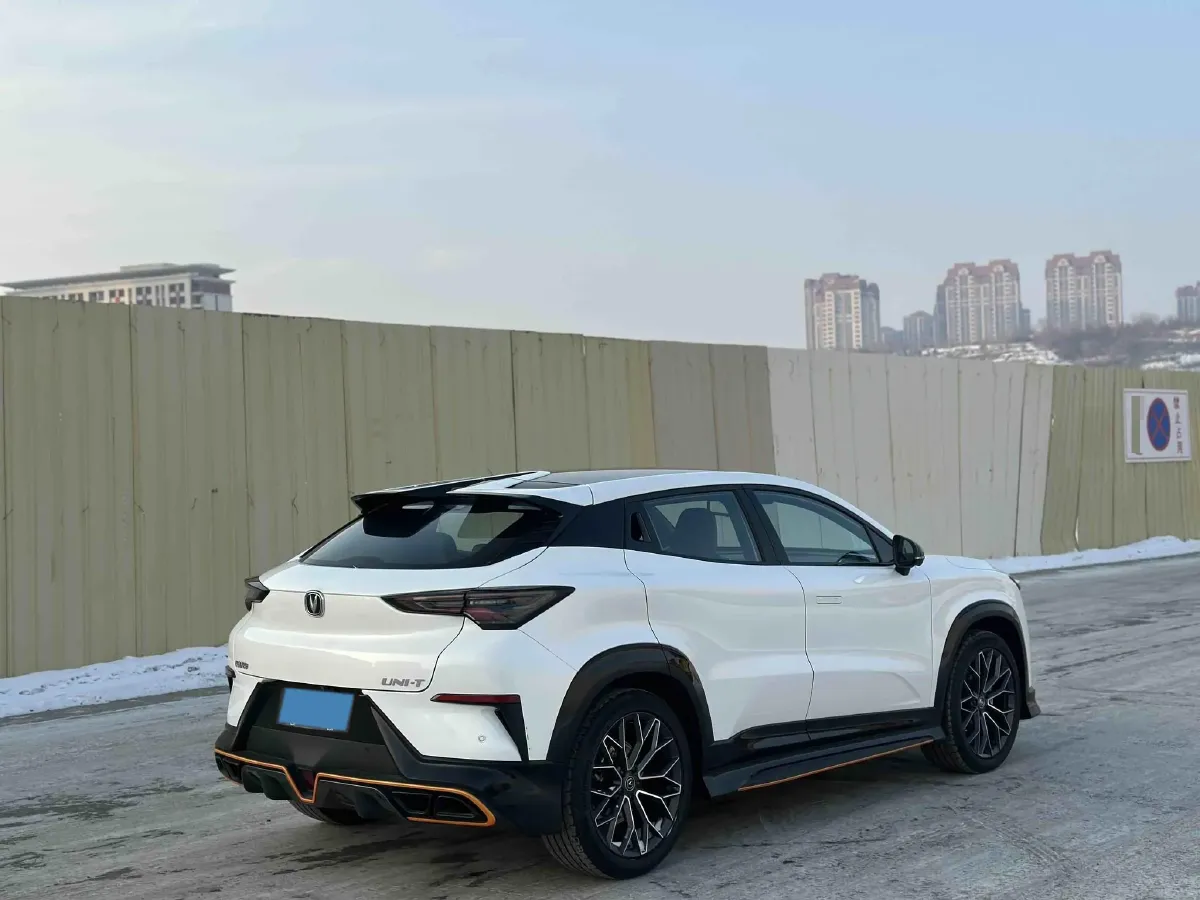 2022 ChangAn UNI-T 1.5T 188HP L4 7DCT,autocango,china used car exporter,china ev exporter,chinese used car exporter,chinese used ev exporter