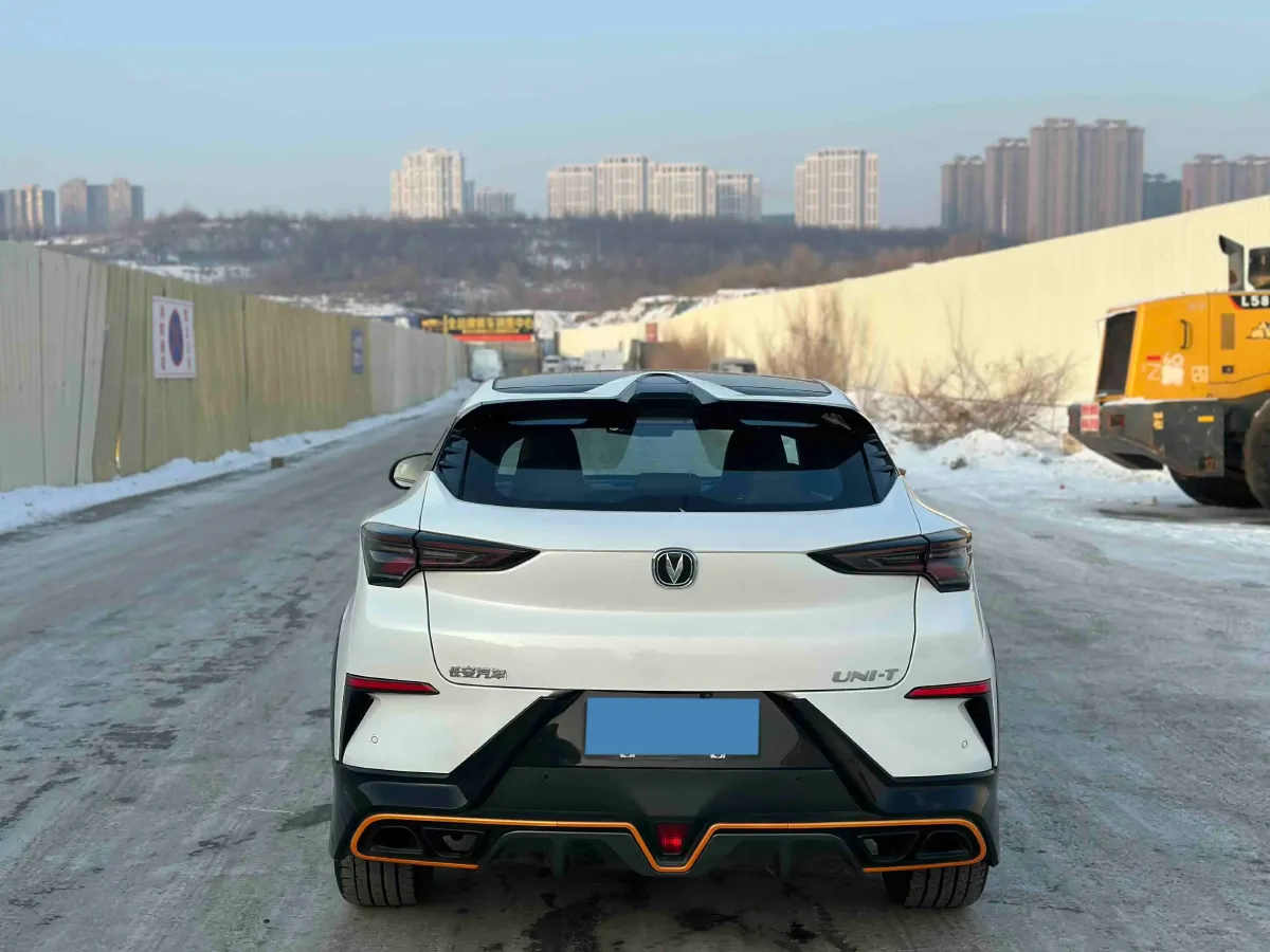 2022 ChangAn UNI-T 1.5T 188HP L4 7DCT,autocango,china used car exporter,china ev exporter,chinese used car exporter,chinese used ev exporter