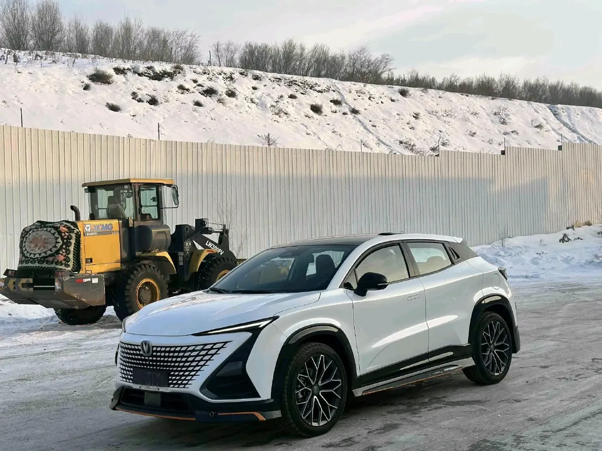 2022 ChangAn UNI-T 1.5T 188HP L4 7DCT,autocango,china used car exporter,china ev exporter,chinese used car exporter,chinese used ev exporter