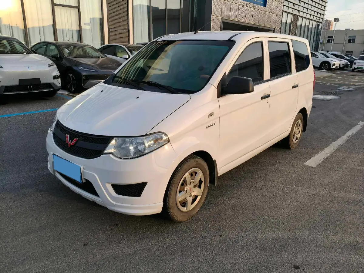 2015 WuLing HongGuang 1.5L 112HP L4 5MT