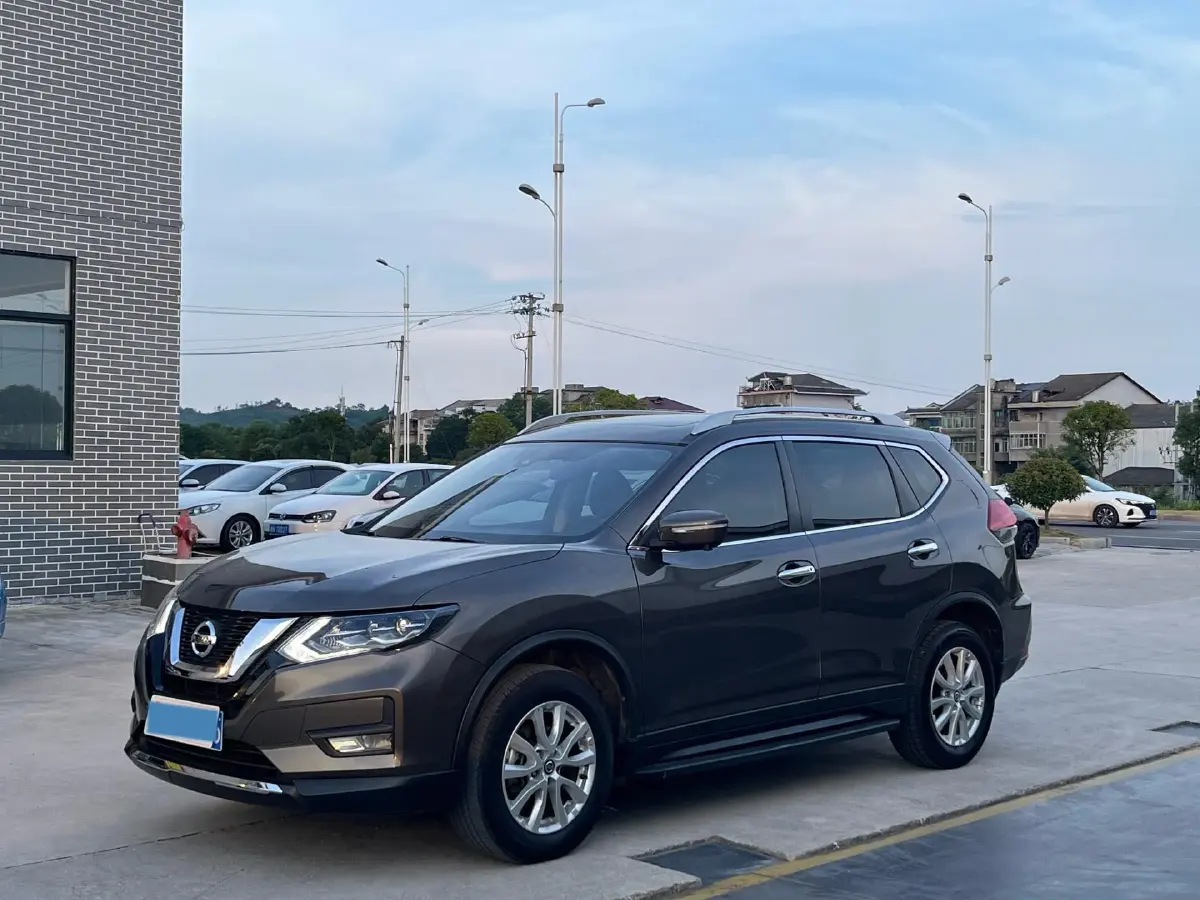 2021 Nissan X-Trail 2.0L 151HP L4 CVT