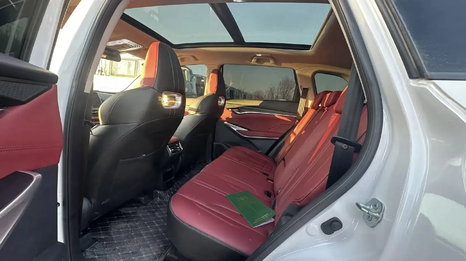 2022 ChangAn CS75 Plus 2.0T 233HP L4 8AT,autocango,china used car exporter,china ev exporter,chinese used car exporter,chinese used ev exporter