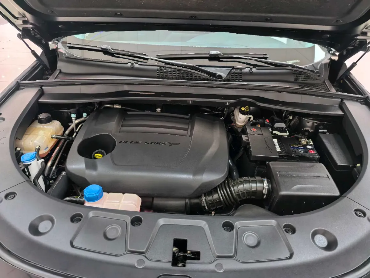 2024 ChangAn UNI-K 2.0T 233HP L4 8AT,autocango,china used car exporter,china ev exporter,chinese used car exporter,chinese used ev exporter