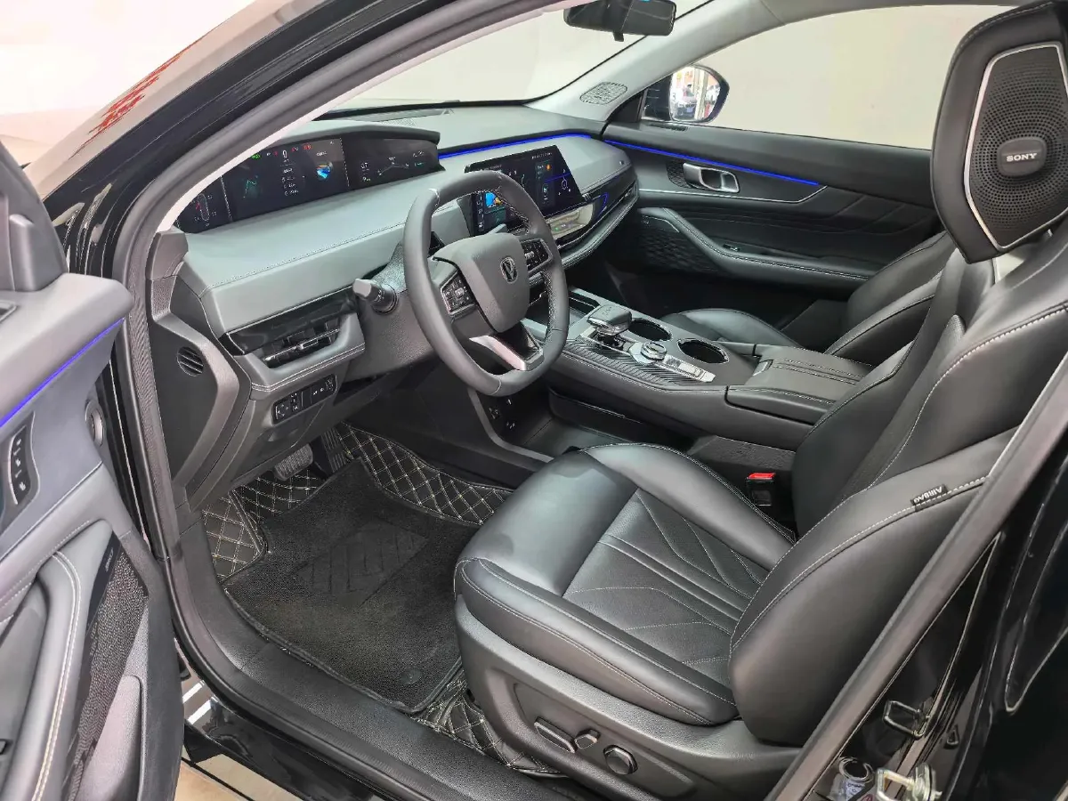 2024 ChangAn UNI-K 2.0T 233HP L4 8AT,autocango,china used car exporter,china ev exporter,chinese used car exporter,chinese used ev exporter