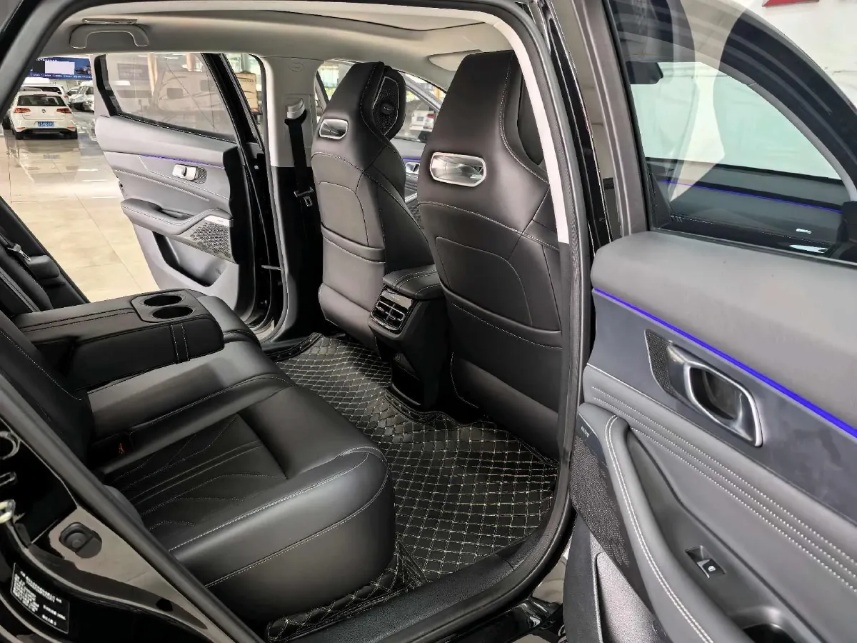 2024 ChangAn UNI-K 2.0T 233HP L4 8AT,autocango,china used car exporter,china ev exporter,chinese used car exporter,chinese used ev exporter