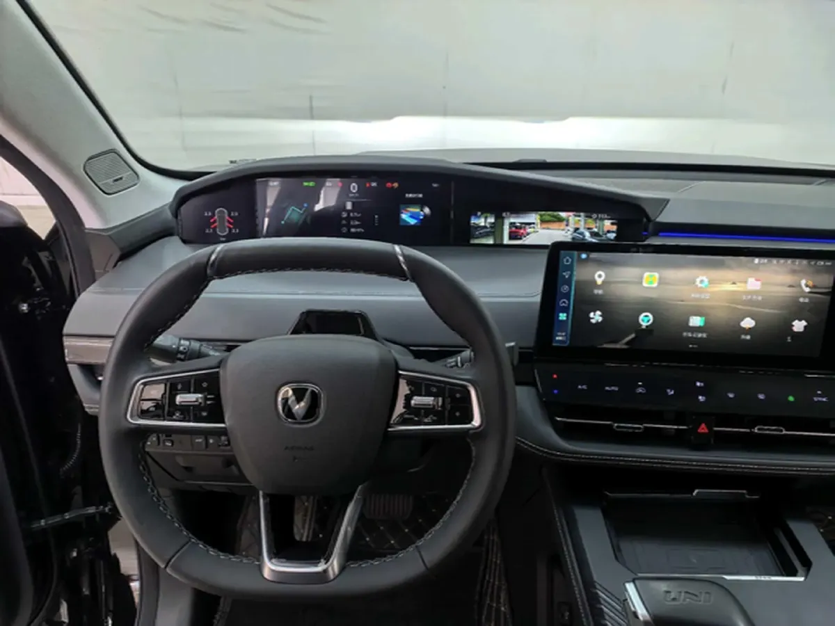 2024 ChangAn UNI-K 2.0T 233HP L4 8AT,autocango,china used car exporter,china ev exporter,chinese used car exporter,chinese used ev exporter