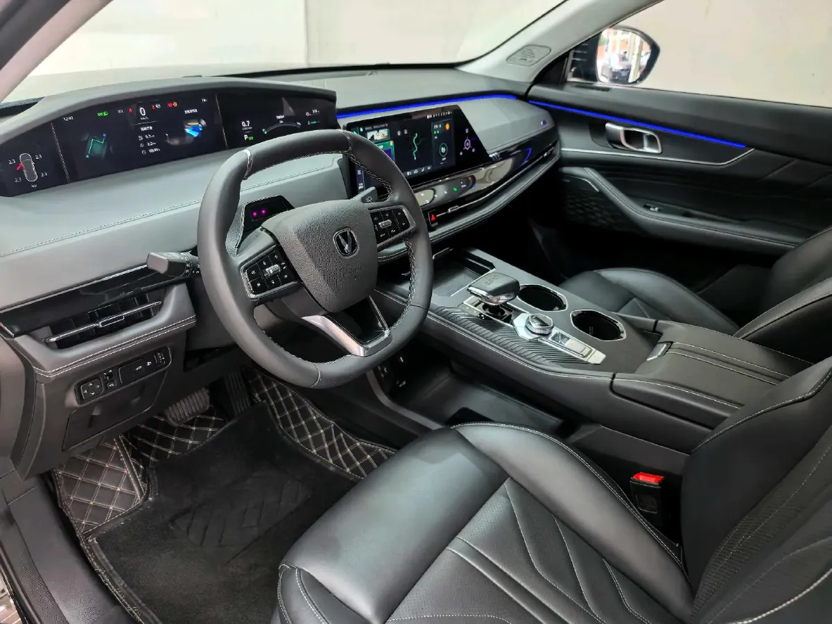 2024 ChangAn UNI-K 2.0T 233HP L4 8AT,autocango,china used car exporter,china ev exporter,chinese used car exporter,chinese used ev exporter