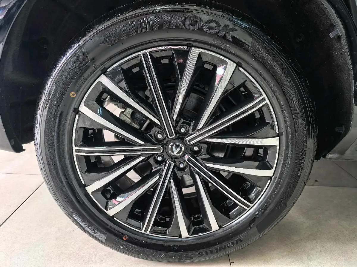 2024 ChangAn UNI-K 2.0T 233HP L4 8AT,autocango,china used car exporter,china ev exporter,chinese used car exporter,chinese used ev exporter