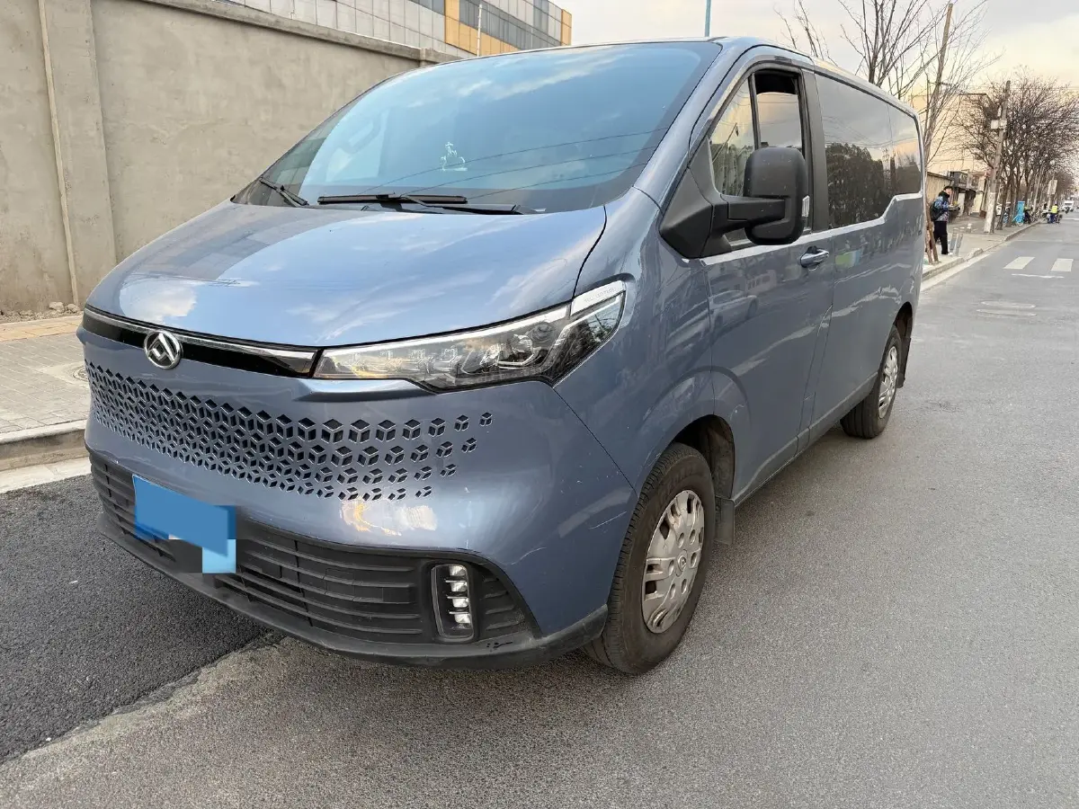 2023 MAXUS XinTu V70 2.0T 125HP L4 6MT