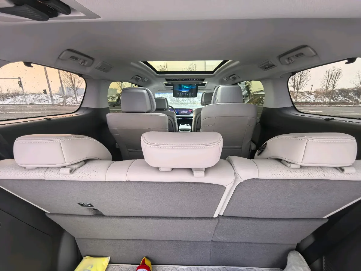 2025 Buick GL8 2.0T 237HP L4 9AT,autocango,china used car exporter,china ev exporter,chinese used car exporter,chinese used ev exporter