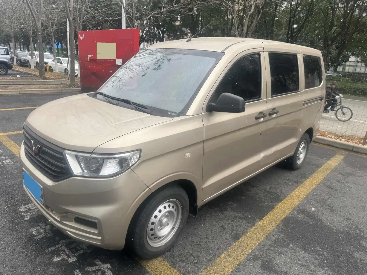 2021 WuLing HongGuang V 1.5L 99HP L4 6MT,autocango,china used car exporter,china ev exporter,chinese used car exporter,chinese used ev exporter