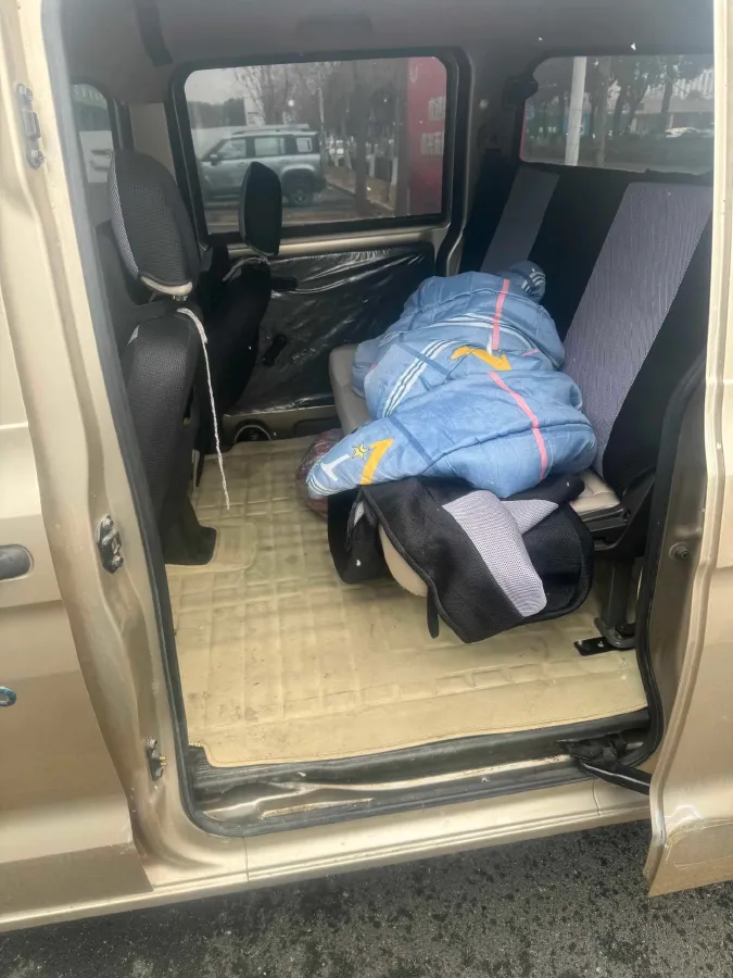 2021 WuLing HongGuang V 1.5L 99HP L4 6MT,autocango,china used car exporter,china ev exporter,chinese used car exporter,chinese used ev exporter