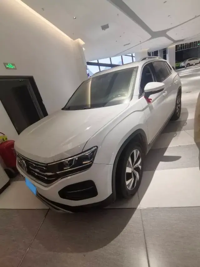 2019 Jeep Cherokee 2.0T 234HP L4 9AT