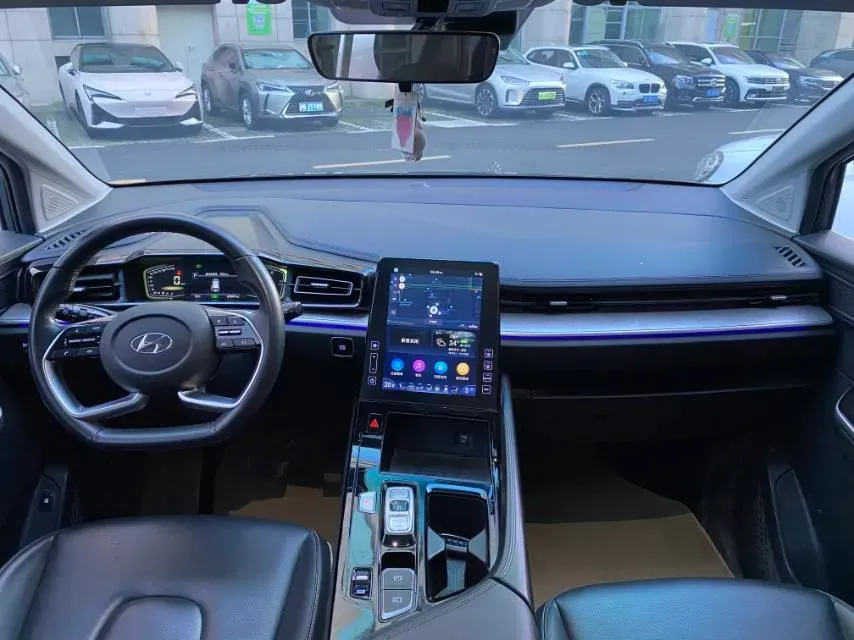 2022 Hyundai Custo 1.5T 170HP L4 8AT,autocango,china used car exporter,china ev exporter,chinese used car exporter,chinese used ev exporter