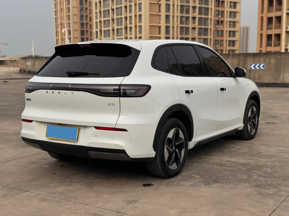 2024 Geely Emgrand L HiP 1.5T 181HP L4 3DHT PHEV 15.5KWH,autocango,china used car exporter,china ev exporter,chinese used car exporter,chinese used ev exporter