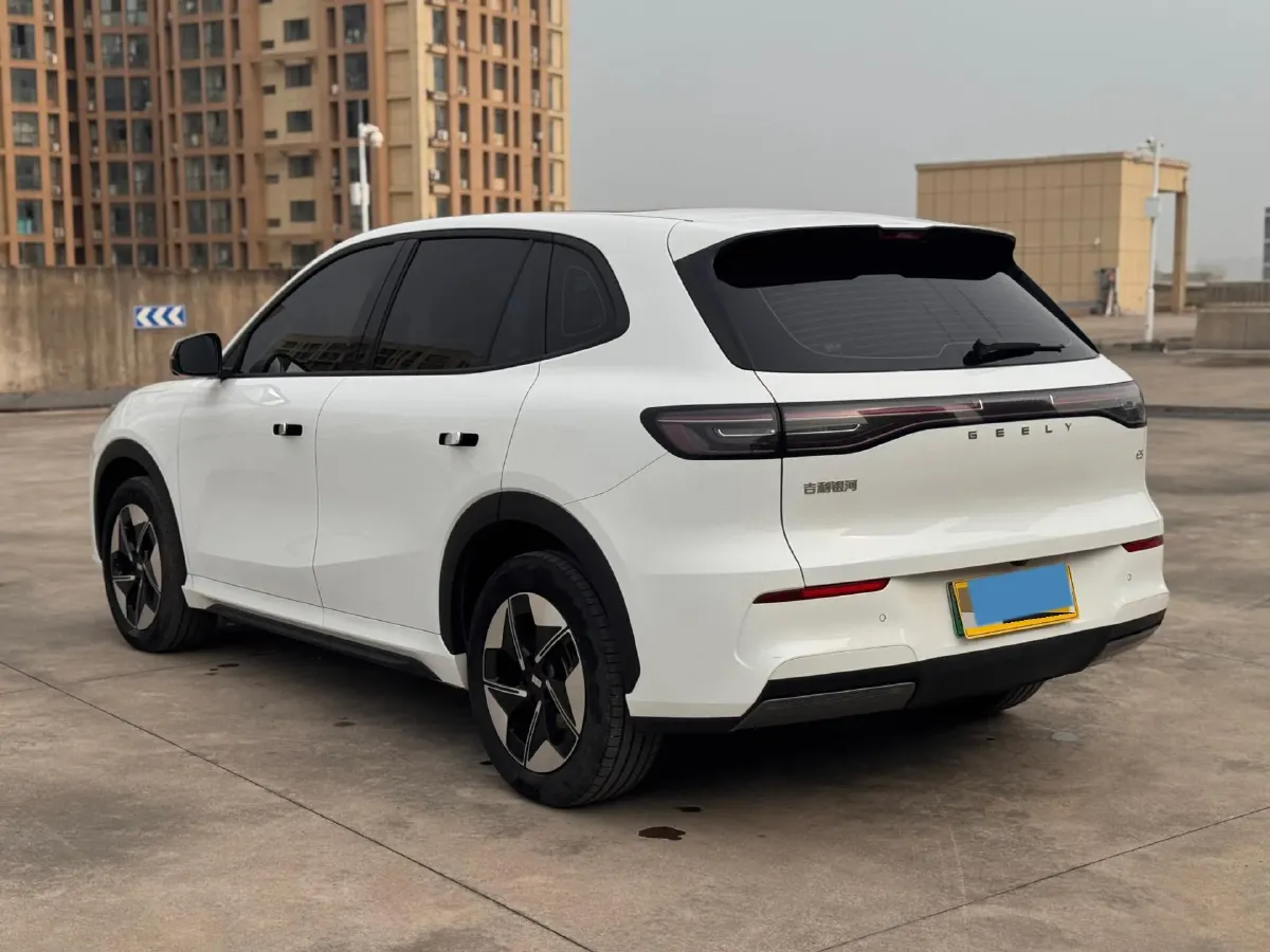 2024 Geely Emgrand L HiP 1.5T 181HP L4 3DHT PHEV 15.5KWH,autocango,china used car exporter,china ev exporter,chinese used car exporter,chinese used ev exporter