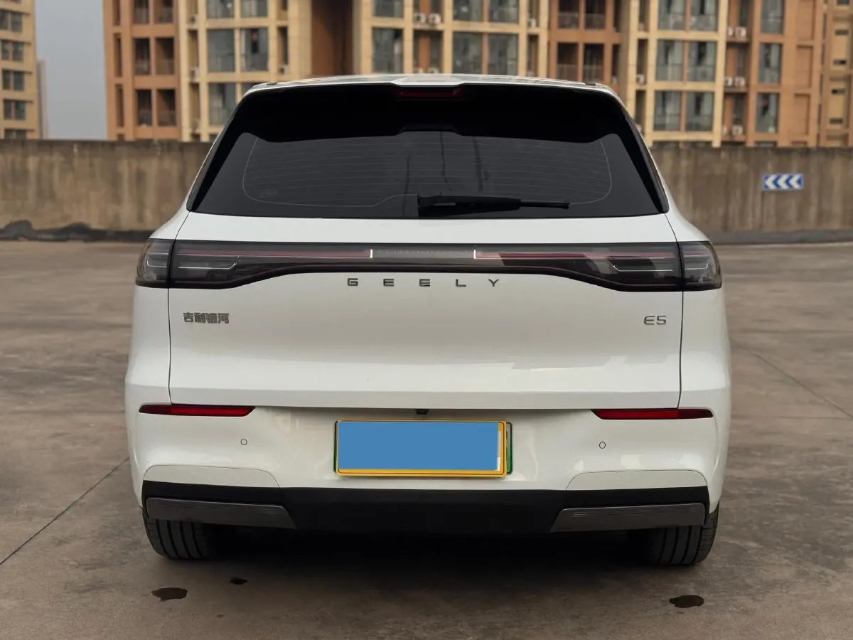 2024 Geely Emgrand L HiP 1.5T 181HP L4 3DHT PHEV 15.5KWH,autocango,china used car exporter,china ev exporter,chinese used car exporter,chinese used ev exporter